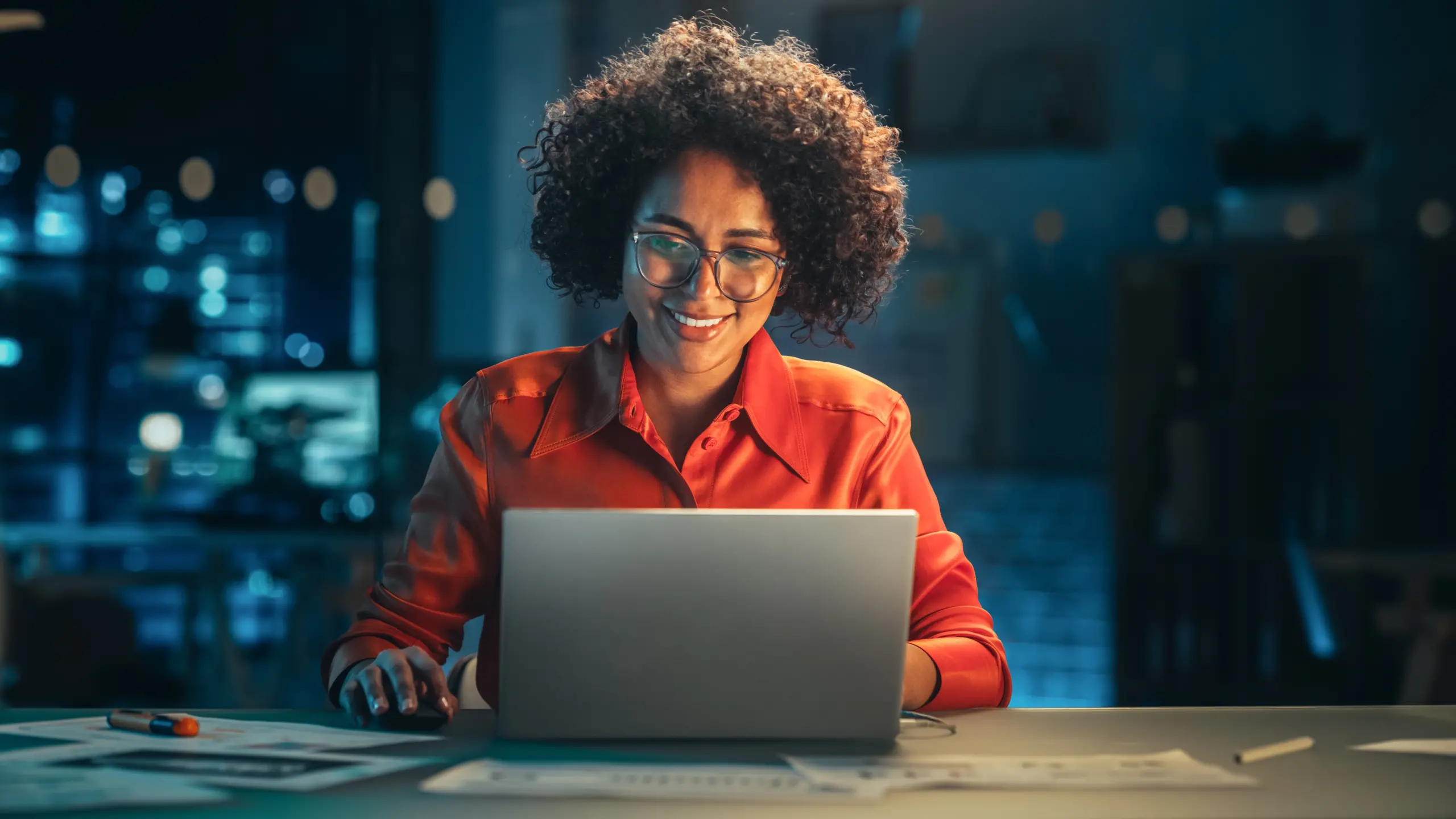 woman at laptop